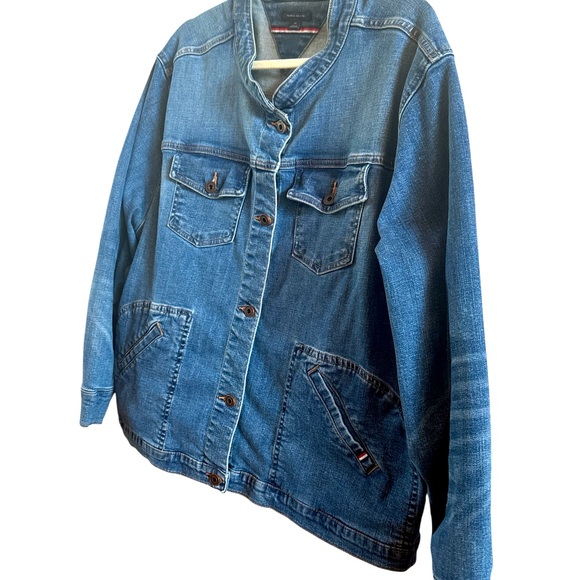 Tommy Hilfiger Women’s Sz 2X Medium Wash Denim Jacket Band Collar Metal Buttons - Picture 2 of 15